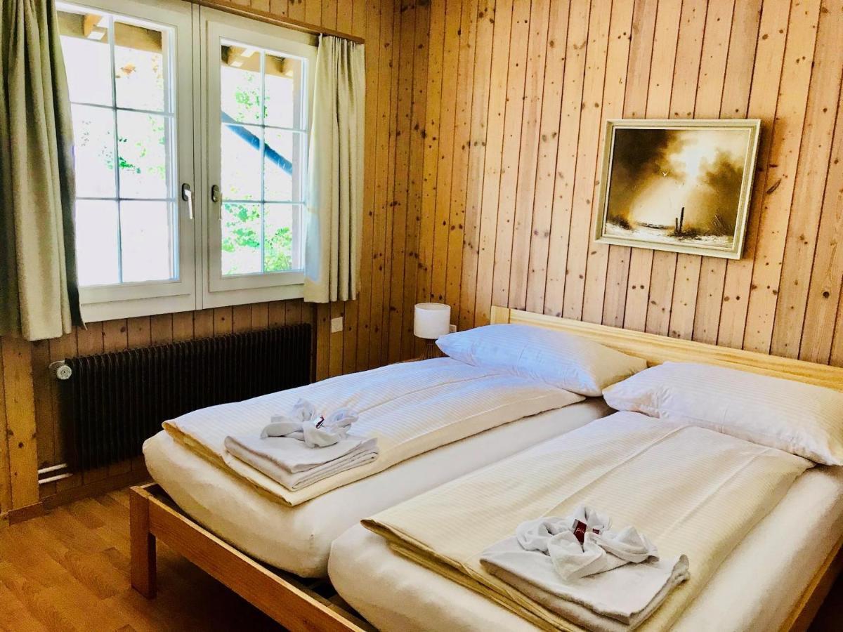 Doppelzimmer mit eigenem Bad (Schönegg)